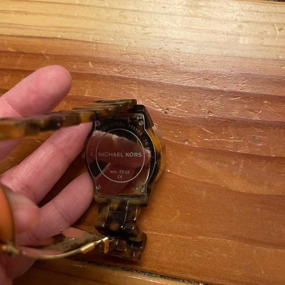 Michael Kors Statement watch - Picture 3 of 3